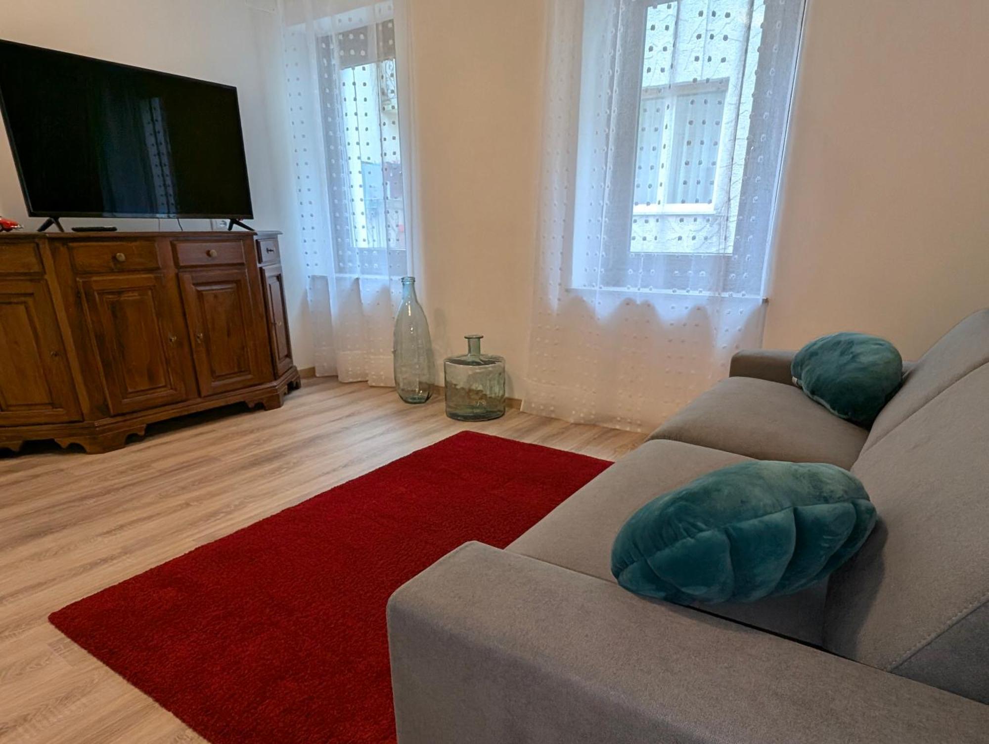 Spazioso E Completo Appartamento Con 3 Camere, Doppi Servizi, Fino A 8 Posti Letto Pedavena Exterior foto